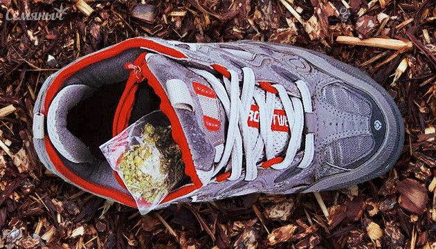 Тайник в виде кроссовка